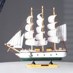 Сувенирная модель корабля «Мортан», борта белые, 33×31×5 см