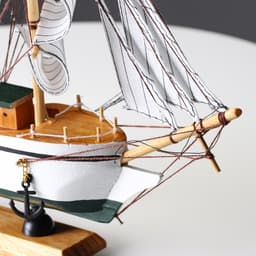 Сувенирная модель корабля «Мортан», борта белые, 33×31×5 см