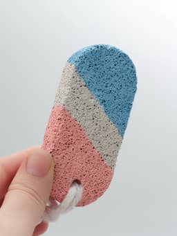 Пемза для педикюра, с подвесом, 9×4 см, в коробке, разноцветная