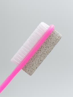 Пемза для педикюра, с щёткой, двусторонняя, 15.5 см, МИКС