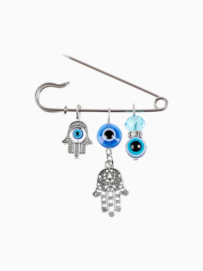 Булавка-оберег 3 подвески «Рука Хамса с бусиной», 5 см, синяя в серебре