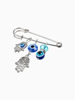 Булавка-оберег 3 подвески «Рука Хамса с бусиной», 5 см, синяя в серебре