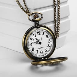 Часы карманные «Шестеренки», кварцевые, циферблат 4 см, 5.5×4.5 см