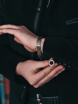 Запонки «Классика», круг с эмалью, окантовка с орнаментом, чёрные, серебре