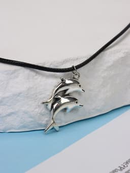 Кулон на шнурке «Дельфины», цвет чернёное серебро на чёрном шнурке, 45 см