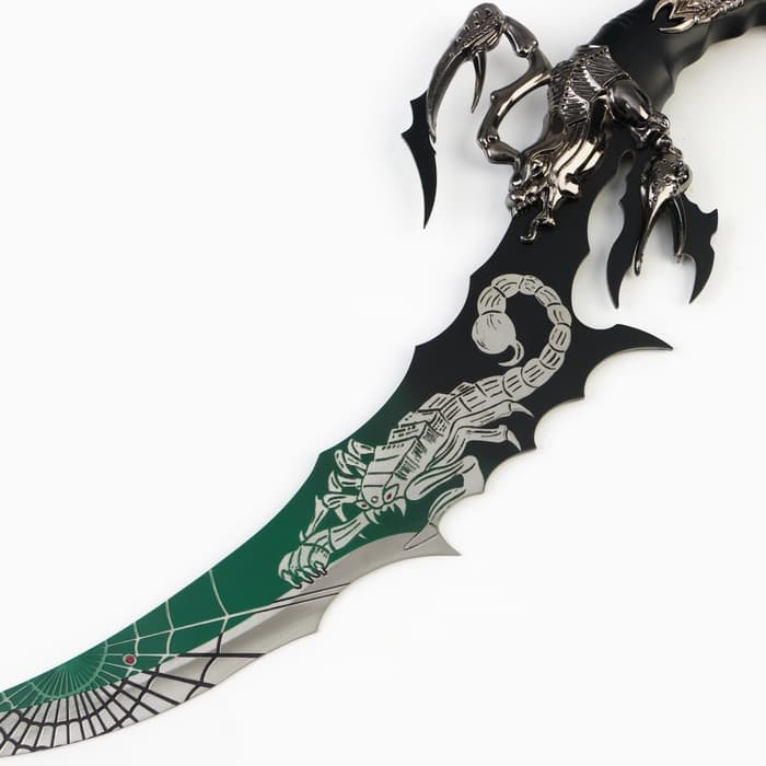 Макет оружия «Сувенирный нож на подставке. Скорпион на лезвии и рукоятке», 53.5 см