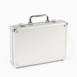 Покер, набор в металлическом кейсе (2 колоды карт, фишки 200 шт. без номинала, 5 кубиков)