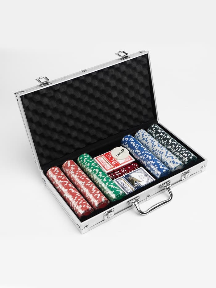 Покер в металлическом кейсе (2 колоды, фишки 300 шт., 5 кубиков), 20.5×38 см