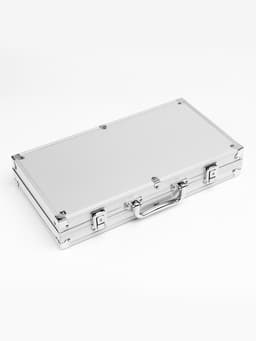 Покер в металлическом кейсе (2 колоды, фишки 300 шт., 5 кубиков), 20.5×38 см