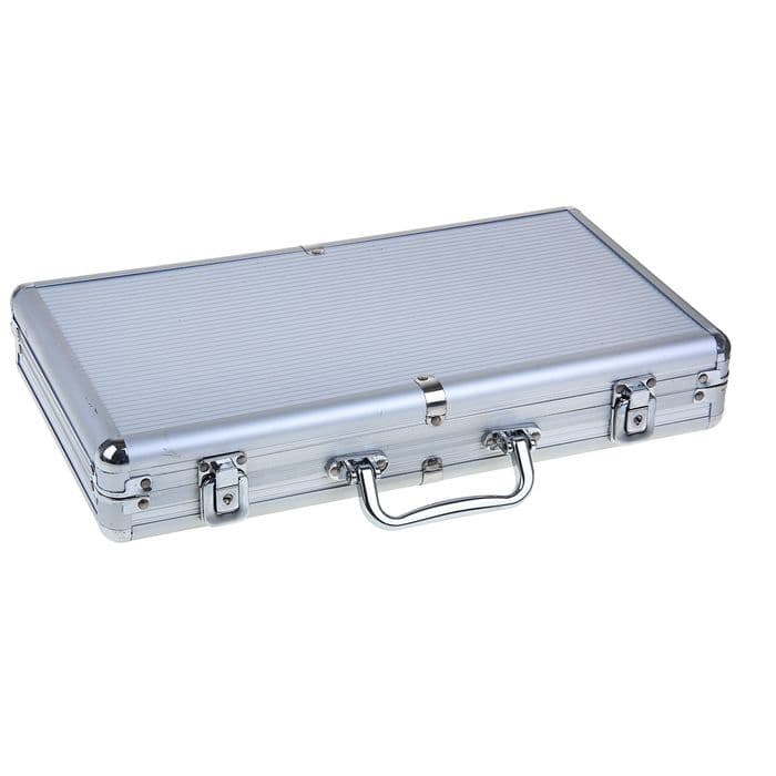 Покер в металлическом кейсе (2 колоды, фишки 300 шт., 5 кубиков), 20.5×38 см