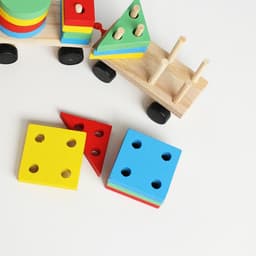 Конструктор Лесная мастерская «Паровоз», 4 фигуры