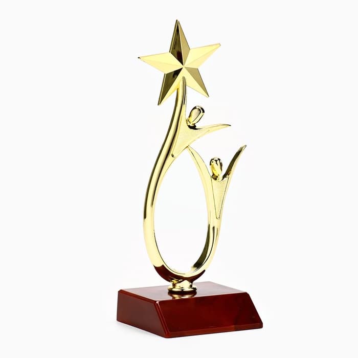 Кубок, наградная фигура «Человек со звездой», золото, подставка пластик красная, 18×6×6 см