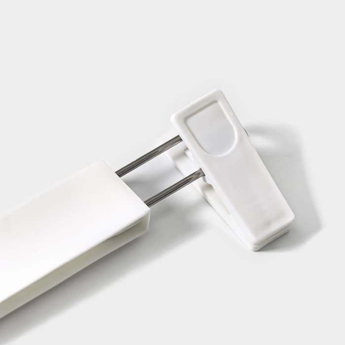 Вешалка для брюк и юбок Доляна, 31×16 см, с зажимами, белая