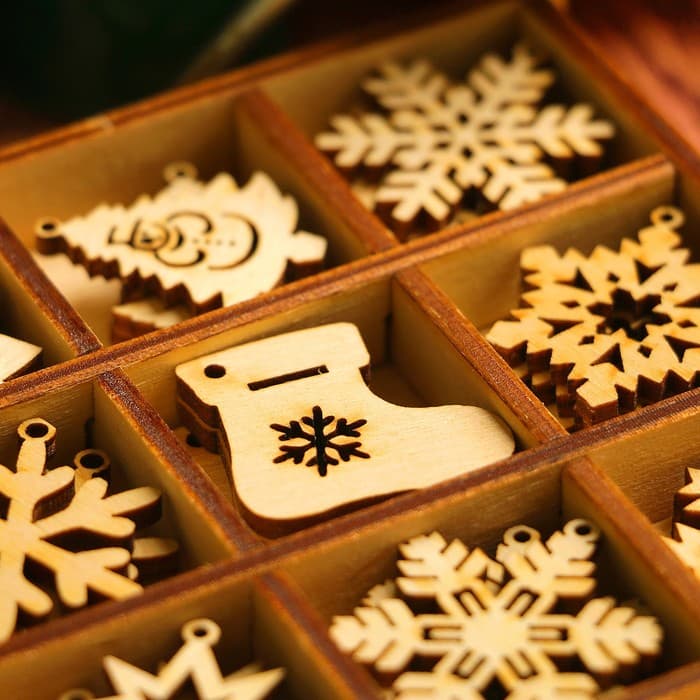 Набор заготовок для творчества «Снежинки и игрушки», 9 видов, 27 шт. размер 3×3 см