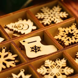 Набор заготовок для творчества «Снежинки и игрушки», 9 видов, 27 шт. размер 3×3 см