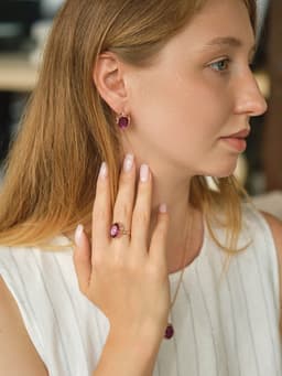 Гарнитур 3 предмета: серьги, кулон, кольцо безразмерное «Эдель», классик, фиолы в золоте, 45 см