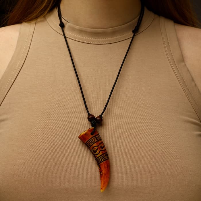 Кулон унисекс «Клык», коричнево-чёрный на чёрном шнурке, 40-80 см