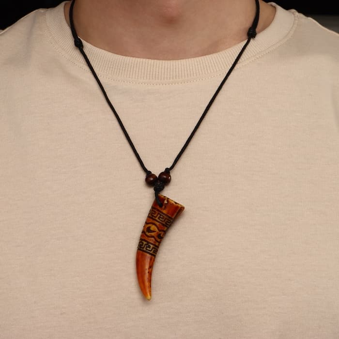Кулон унисекс «Клык», коричнево-чёрный на чёрном шнурке, 40-80 см