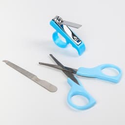 Набор по уходу за ребёнком, 5 предметов: щётка, расчёска, безопасные ножницы, пилочка и щипчики для ногтей, голубой