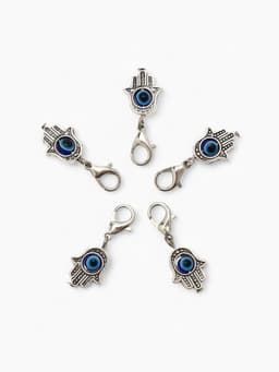 Шарм для браслета на карабине «Оберег рука Хамса», синий в серебре