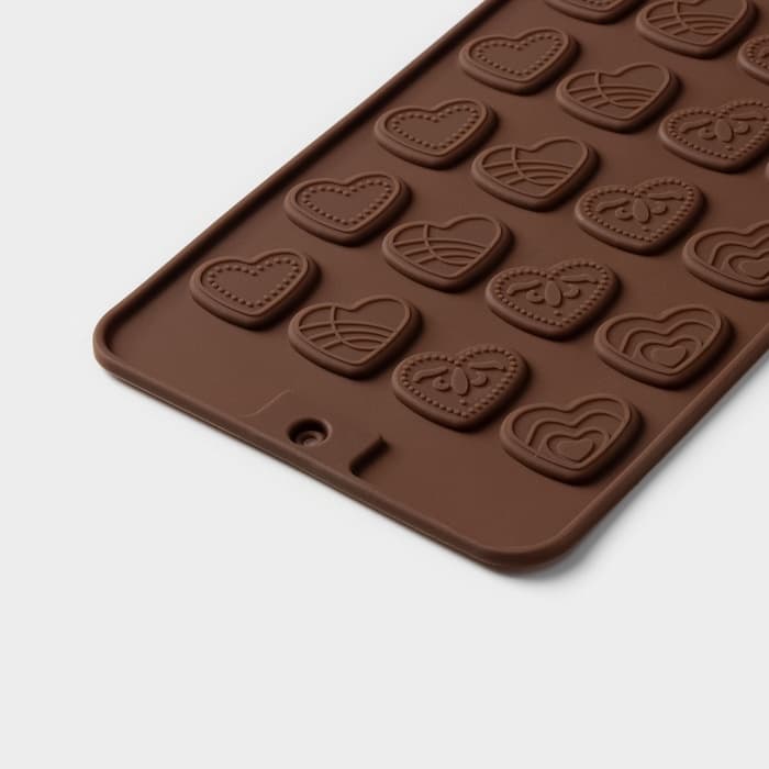 Форма для шоколада Доляна «Сердечки», силикон, 21×11.5 см, 24 ячейки, коричневая