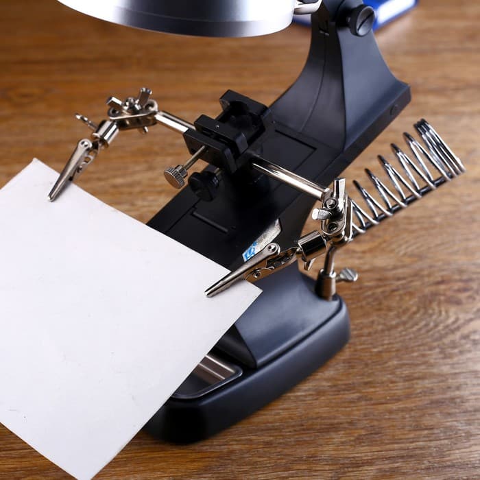 Третья рука для пайки 2.5х, 5х, с подсветкой, 20×21×15 см, 3ААА