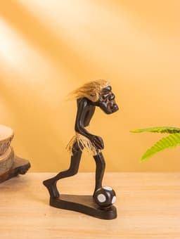 Сувенир «Абориген-футболист», 8×12×21 см, дерево
