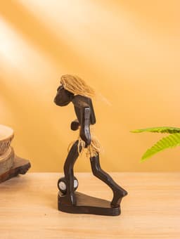 Сувенир «Абориген-футболист», 8×12×21 см, дерево