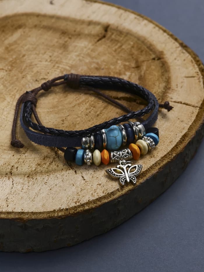 Браслет кожаный с подвеской «Бабочка и Бусины», d=5 см, 3 нити, разноцветный