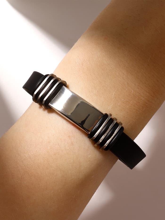 Браслет унисекс «Стиль» прямоугольник с тройными вставками, цвет чёрный с серебром, 23 см