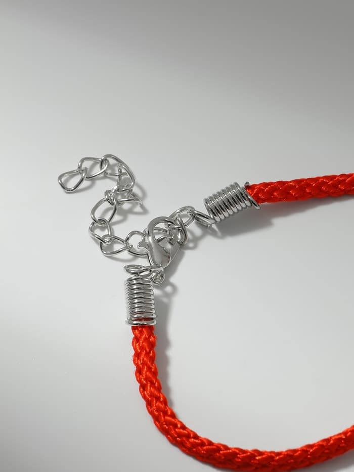 Браслет-оберег «Красная нить», талисман защиты, ангел хранитель, цвет серебро, L=20 см