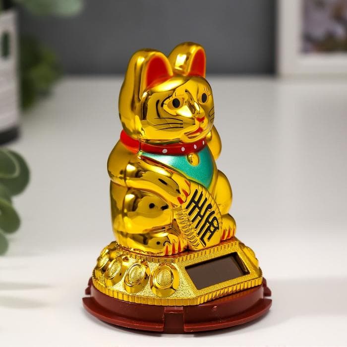 Маятник настольный антистресс «Манэки-нэко золотой», от солнечной батареи, 9.5×6.5×6.5 см