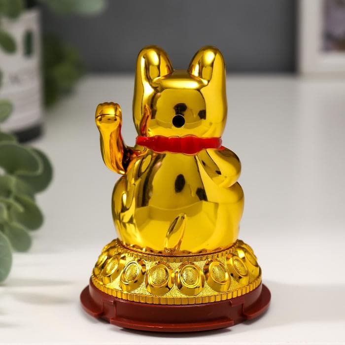 Маятник настольный антистресс «Манэки-нэко золотой», от солнечной батареи, 9.5×6.5×6.5 см