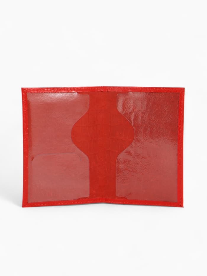 Обложка для паспорта, фактура крокодил, тиснение серебряной фольгой, красная