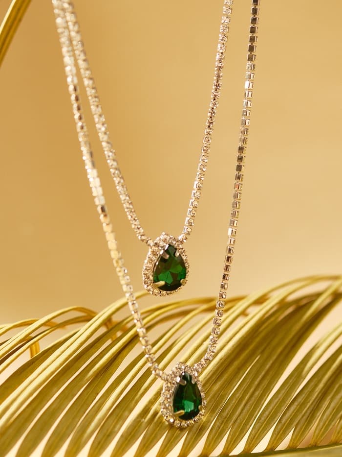 Набор 2 предмета: серьги, колье «Жаклин», дуэт, капля, цвет бело-изумрудный в серебре, 45 см