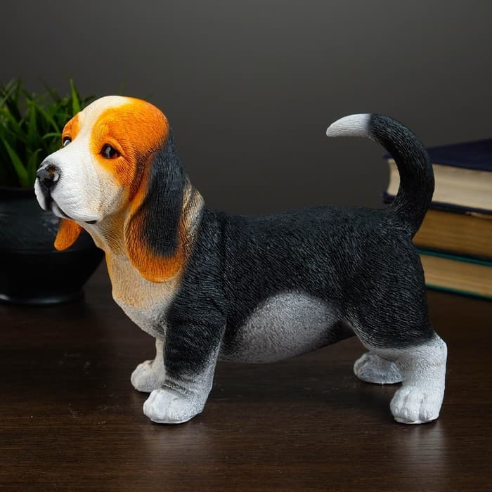 Копилка для денег «Щенок бассет-хаунда стоит», полистоун, 23×11×18 см