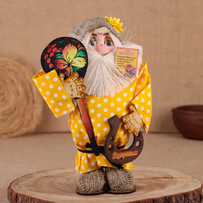 Фигурка - оберег «Домовой. Славуся в льняном колпаке, с ложкой и подковой», МИКС