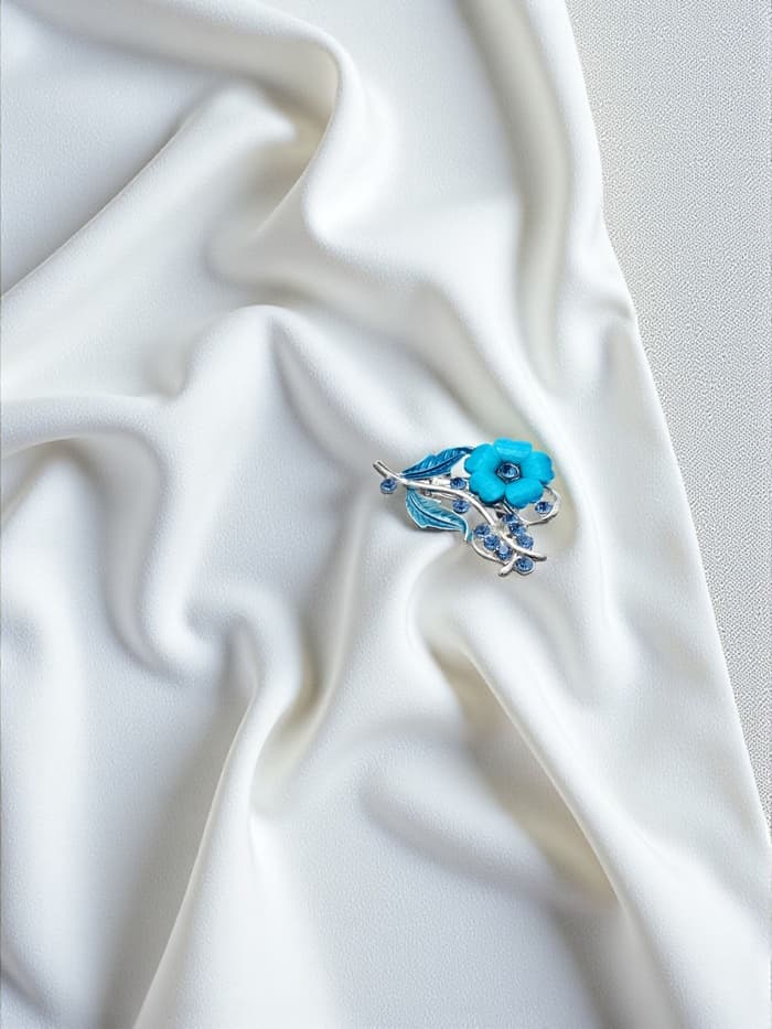 Брошь «Цветение», морская в серебре