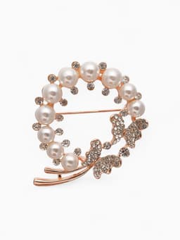Брошь «Бабочки в жемчужном венке», белая в розовом золоте