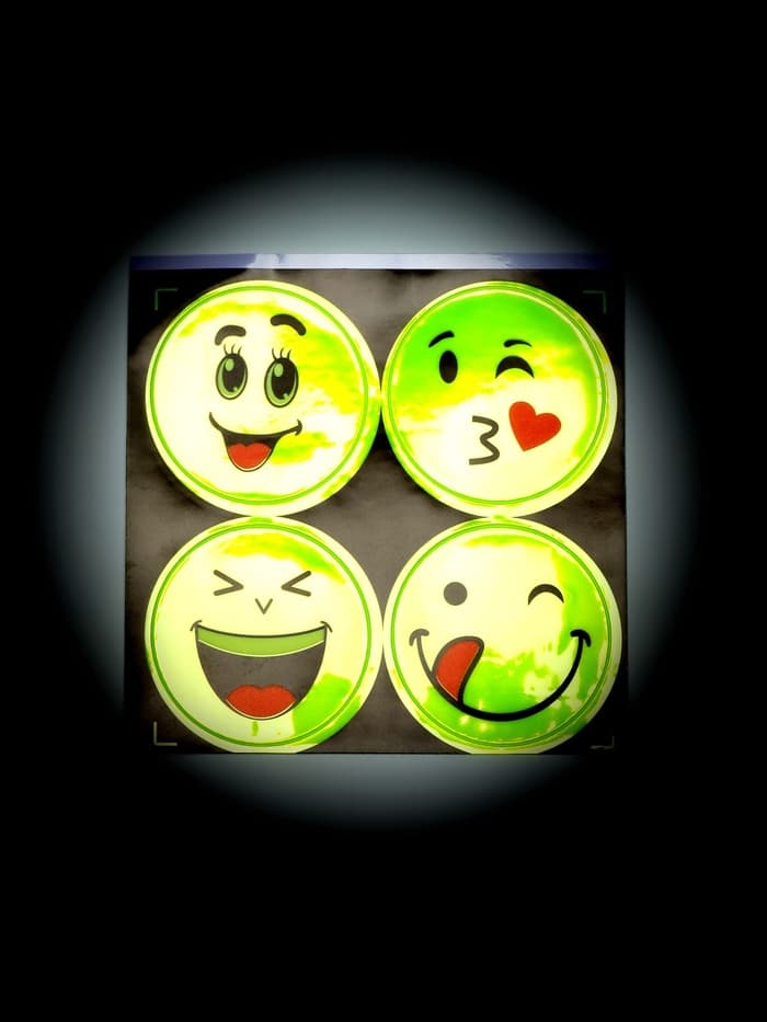 Светоотражающие наклейки «Смайлы», d=5 см, 4 шт. на листе, жёлтые