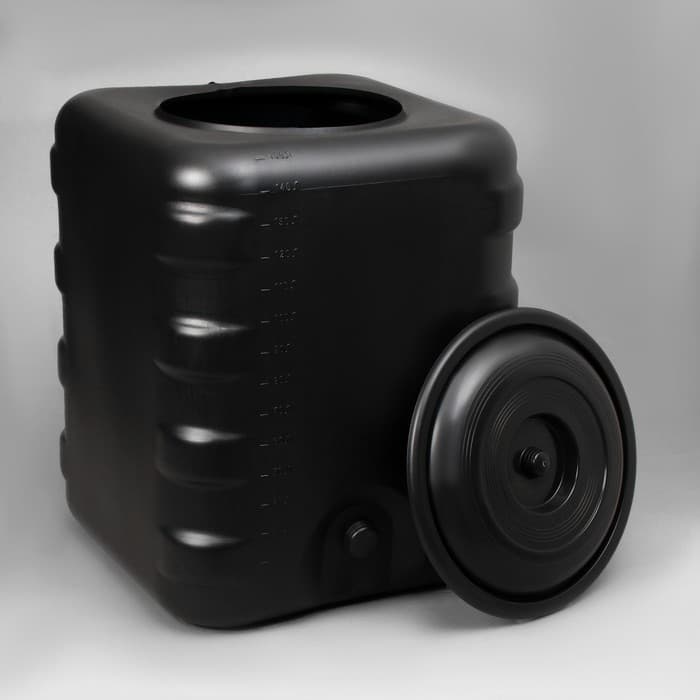 Бак для душа, 150 л, пластиковый, с крышкой, с резьбой под кран, чёрный