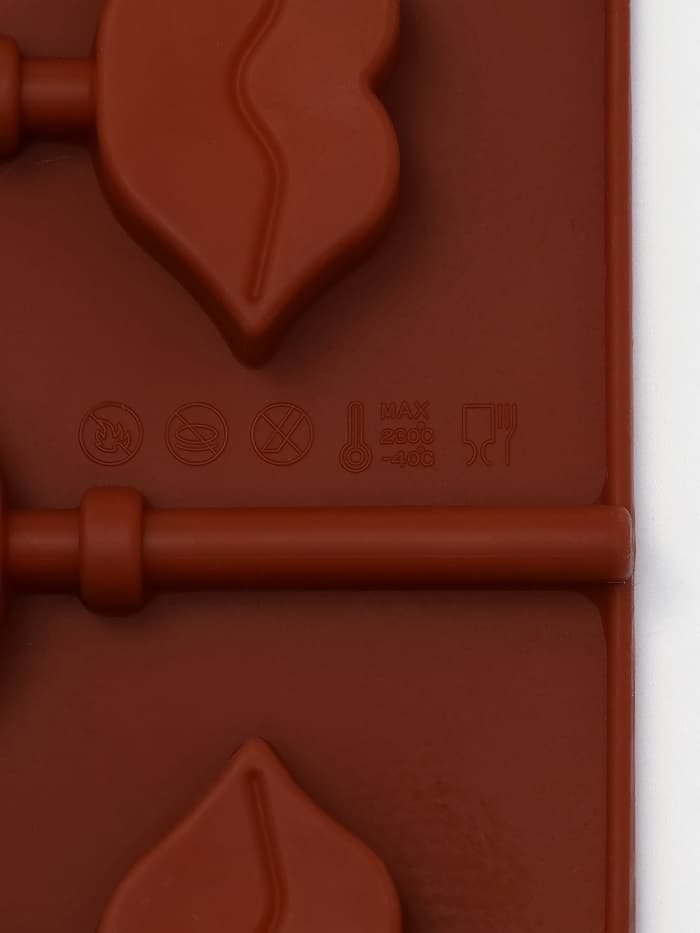 Форма для леденцов Доляна «Поцелуй», силикон, 24×9.4×1.5 см, 6 ячеек (4×2.4 см), с палочками, коричневая