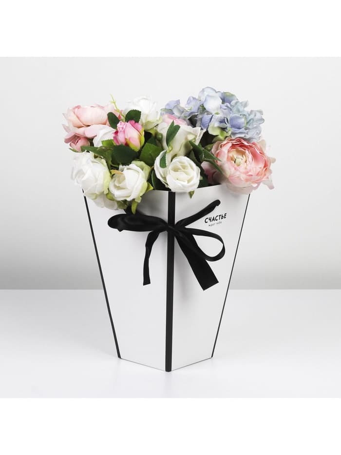 Коробка для цветов на лентах «Шанель», 17×25×9 см