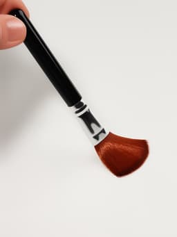 Кисть для макияжа, 15 (± 1) см, чёрная