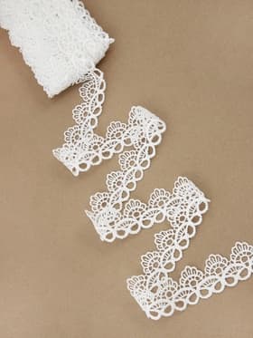 Кружево гипюровое, 35 мм, 14±1 м, цвет белый