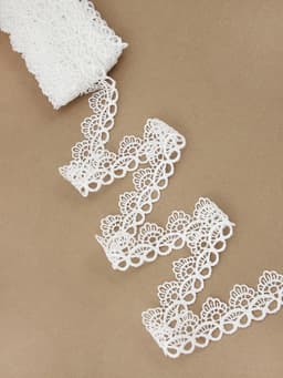 Кружево гипюровое, 35 мм, 14±1 м, цвет белый