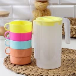 Набор для напитков Альтернатива «Турист», 5 предметов: кувшин 1 л, 4 кружки 300 мл, пластик, МИКС