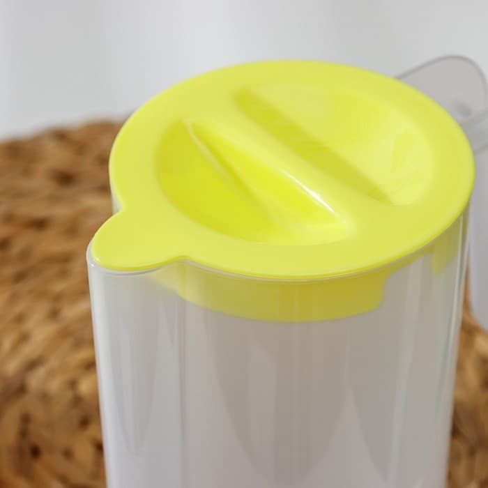 Набор для напитков Альтернатива «Турист», 5 предметов: кувшин 1 л, 4 кружки 300 мл, пластик, МИКС