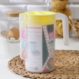 Набор для напитков Альтернатива «Турист», 5 предметов: кувшин 1 л, 4 кружки 300 мл, пластик, МИКС