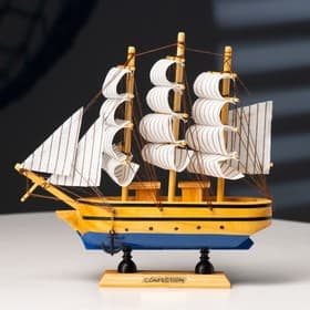 Сувенирная модель корабля «Адмирал Грейг»